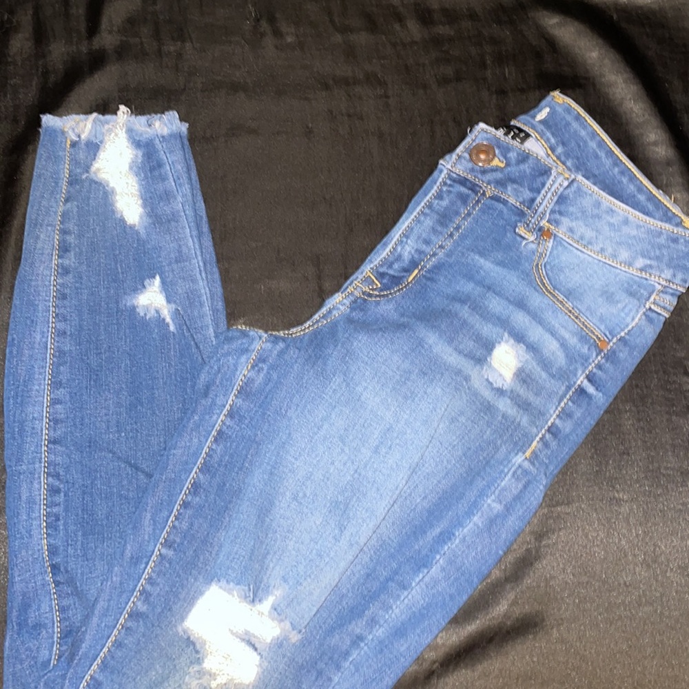 ~ ℬ𝓁𝓊ℯ 𝒿ℯ𝒶𝓃𝓈 ~ - Picture 2 of 2